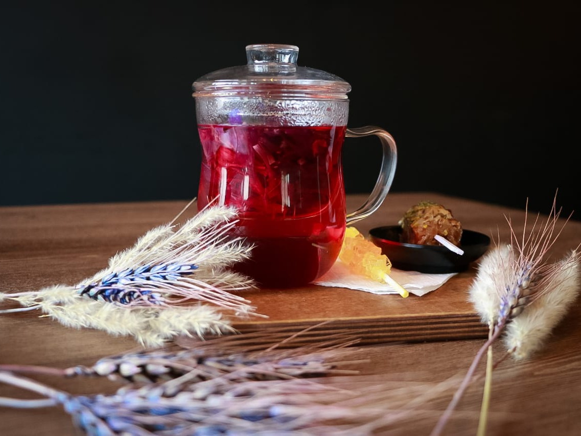 چای ترش و گل گاو زبان