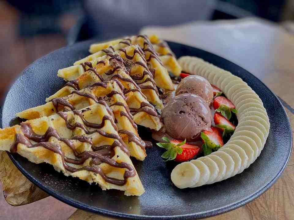 وافل نوتلا میوه