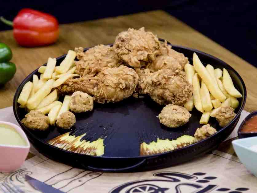 5 تیکه همراه با قارچ سوخاری و سیب زمینی