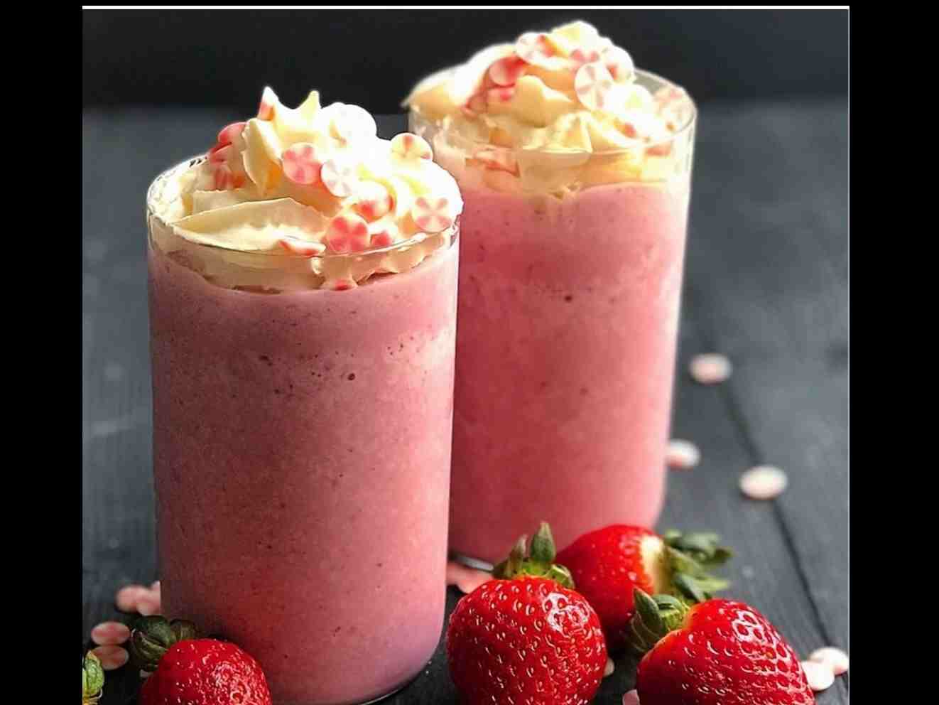 شیک توت فرنگی