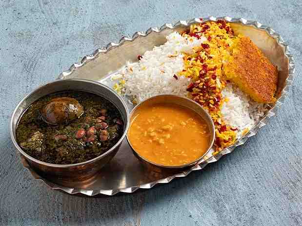 چلو خورشت قرمه سبزی