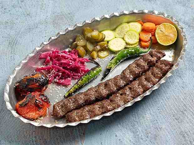 خوراک کباب کوبیده مخصوص (2سیخ)