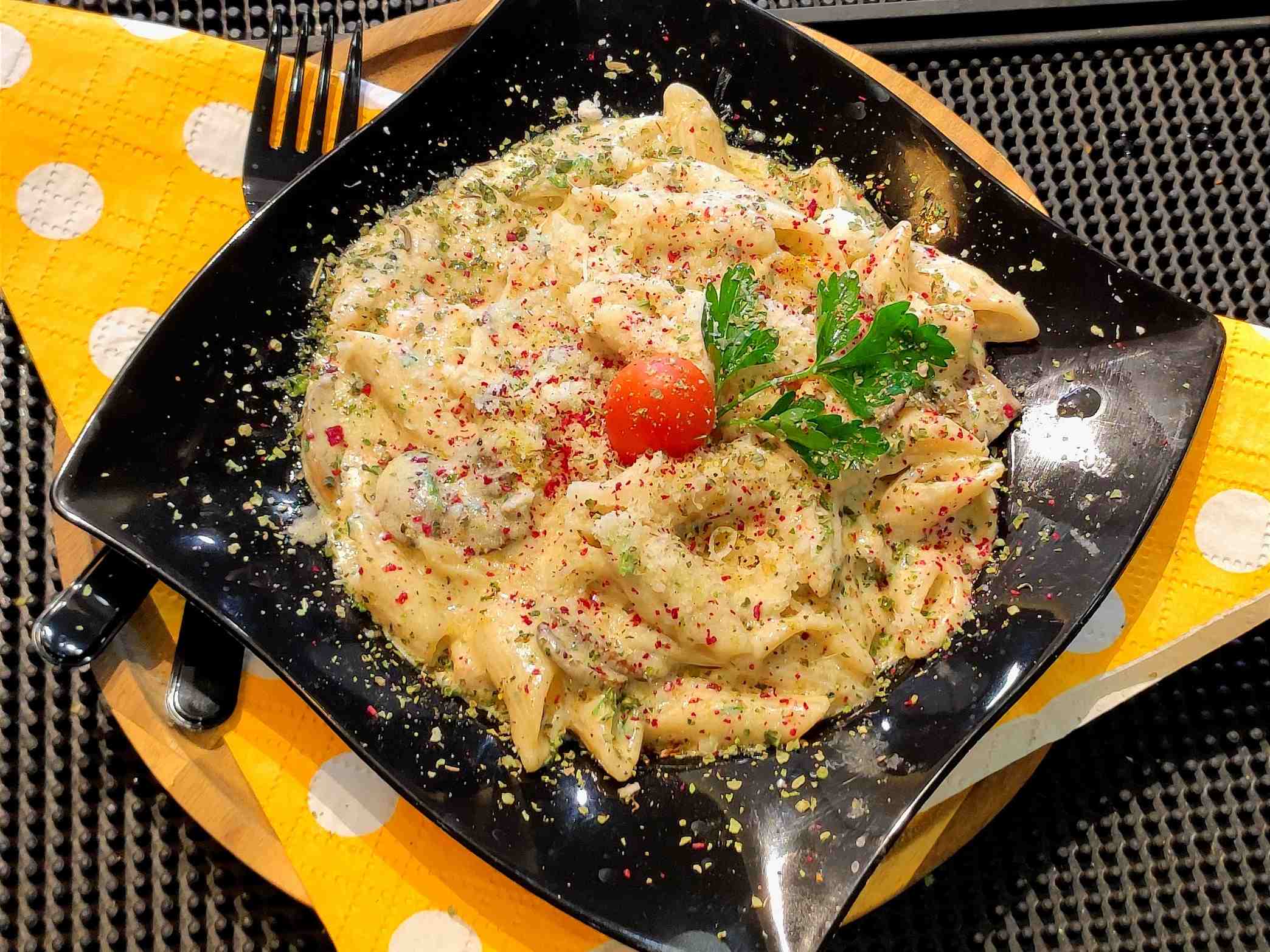 پاستا چیکن آلفردو
