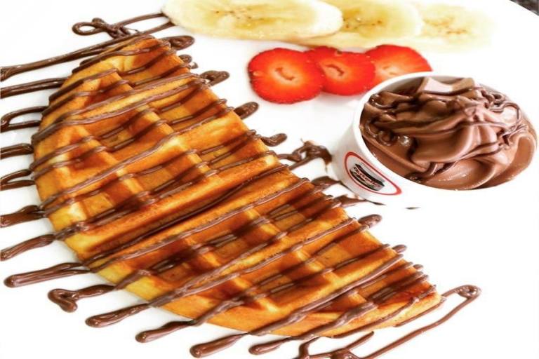 وافل با بستنی نوتلا