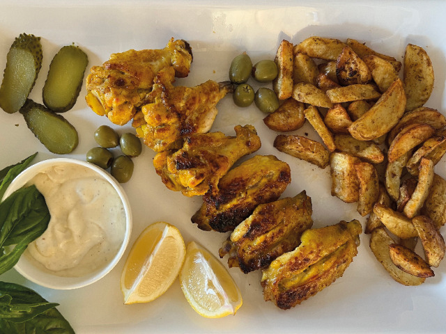 Saffron chicken wing