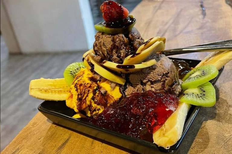بستنی مخصوص لند