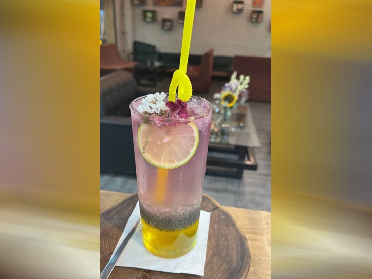 بیدمشک وزعفران