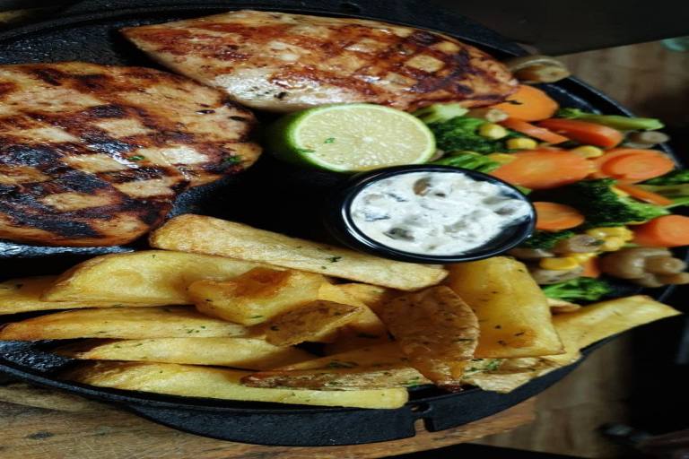 سینه مرغ گریل Grilled chicken breast