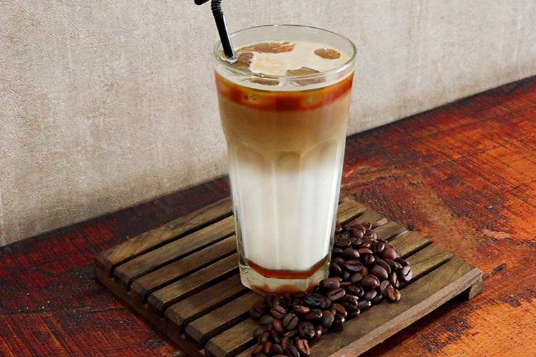آیس لاته کارامل