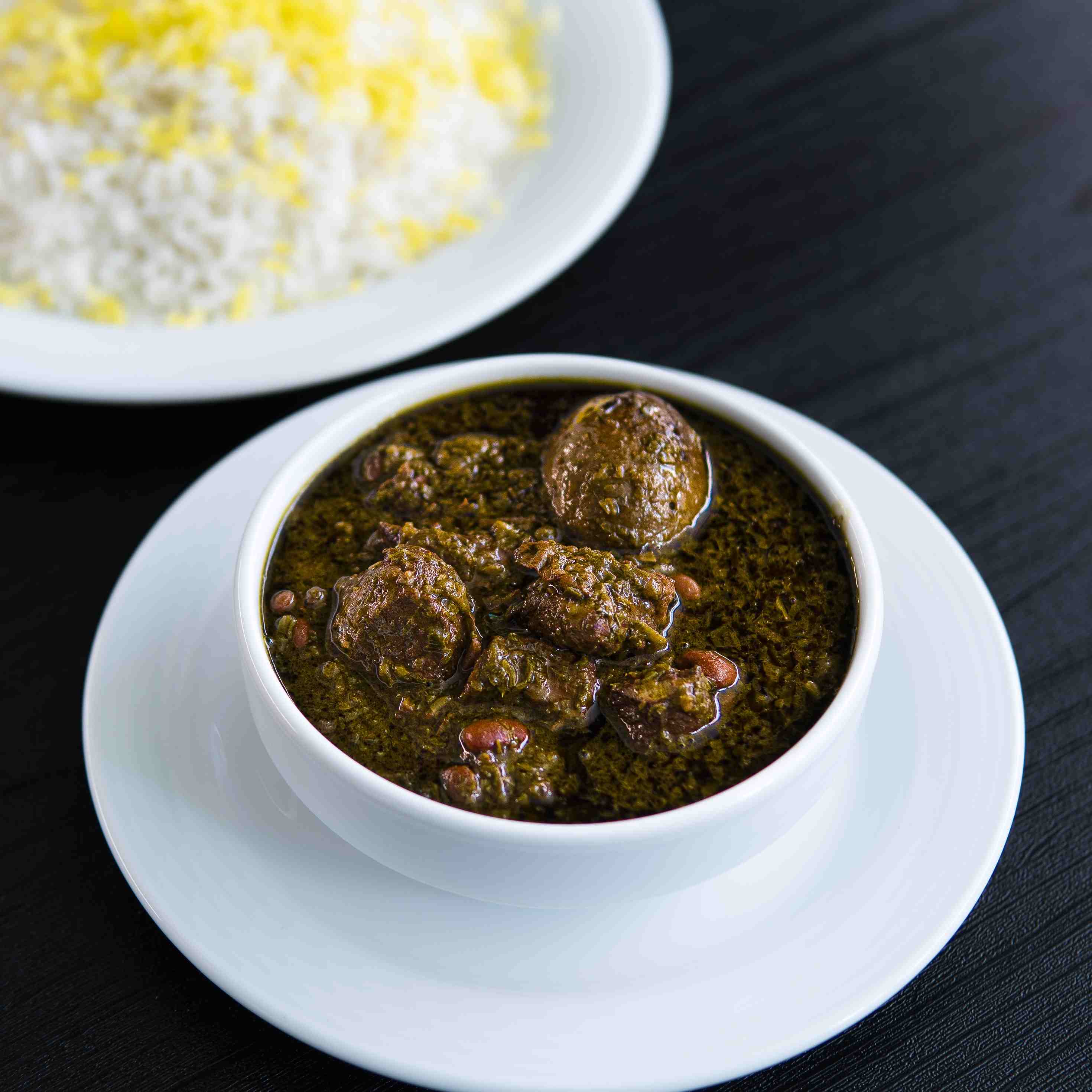 چلو خورشت قورمه سبزی