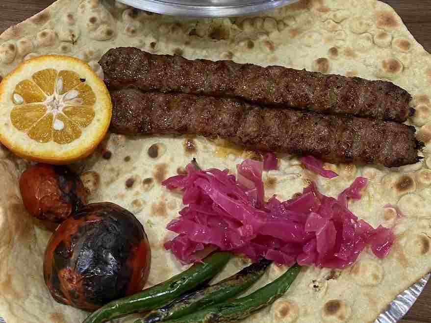 کوبیده ۲ سیخ130 گرمی +نان داغ