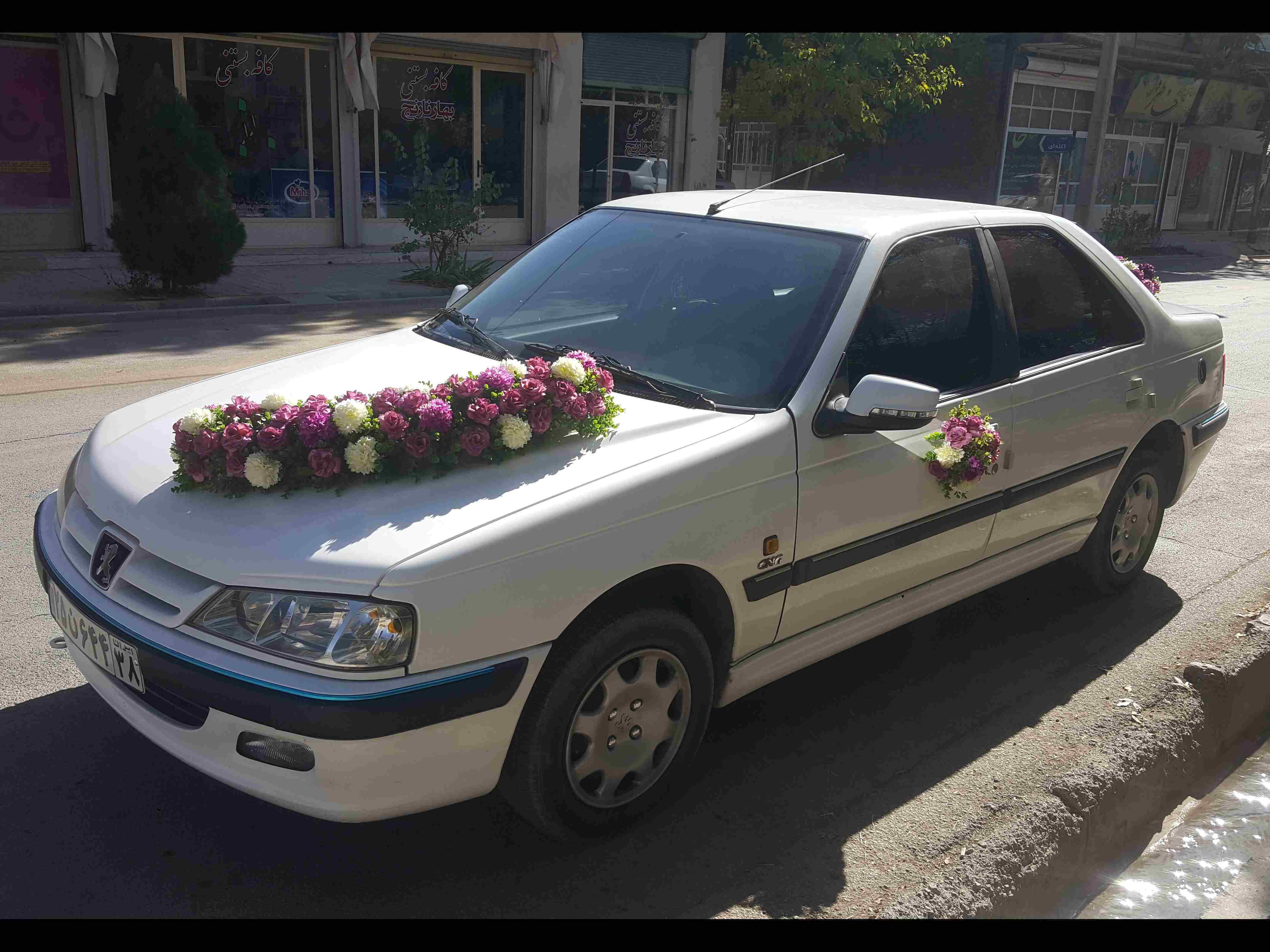 پنل گل سفید و بنفش