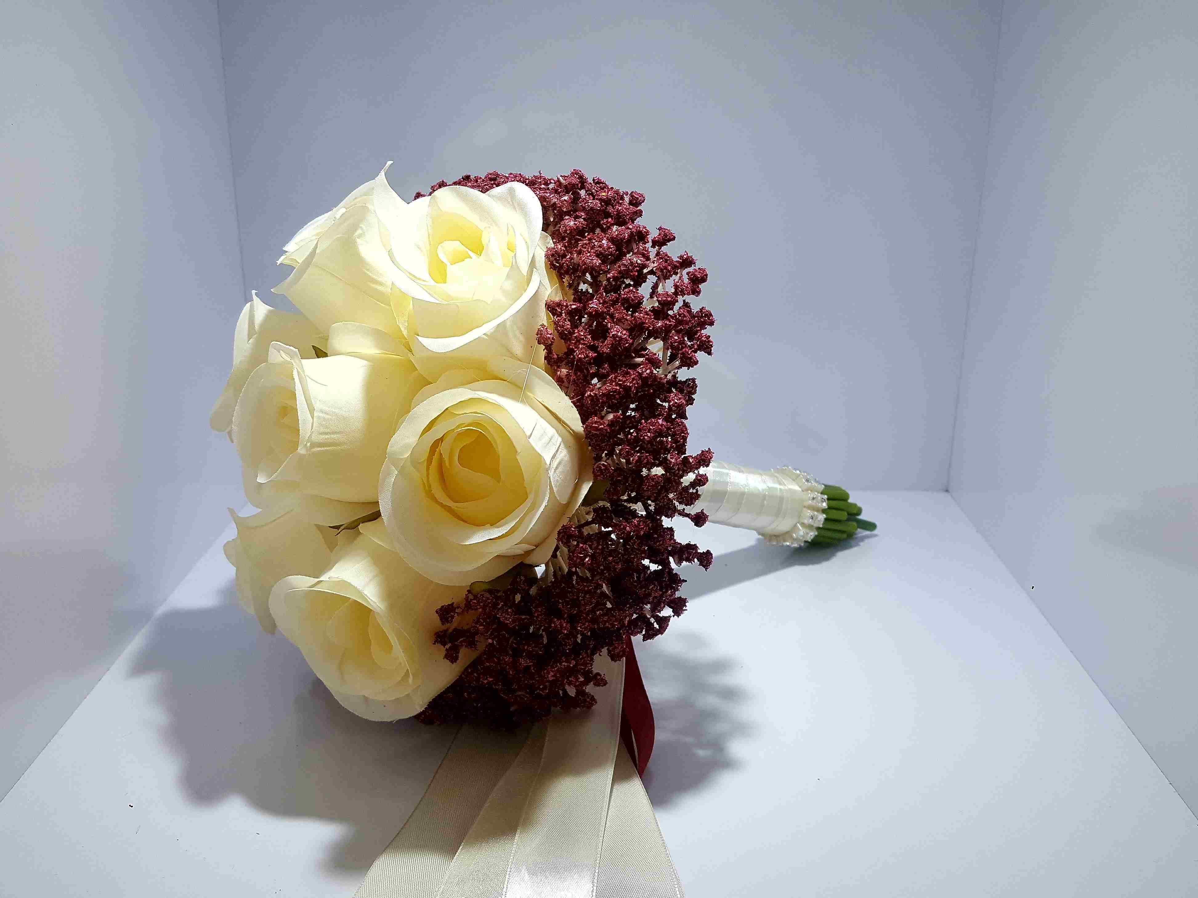 دسته گل رز باکارا نباتی