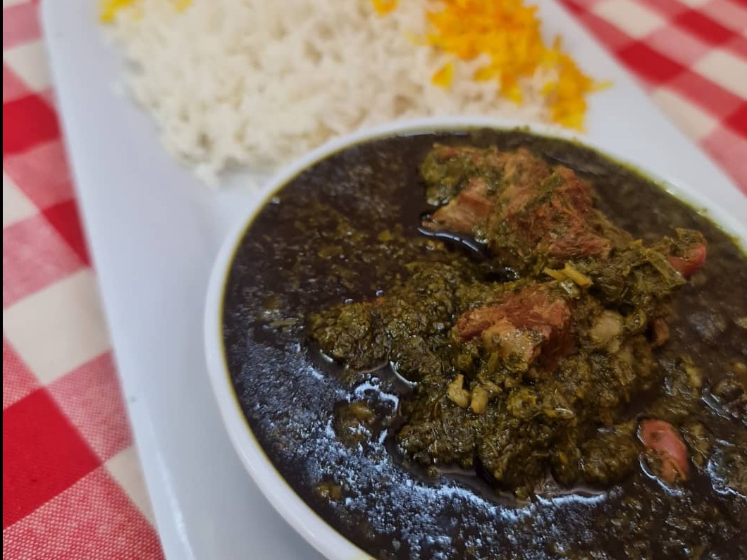 چلو خورشت قرمه سبزی