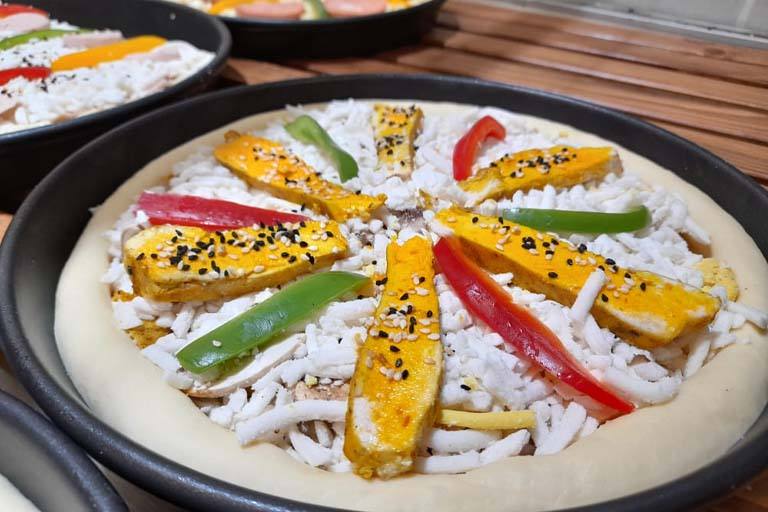 مرغ و قارچ