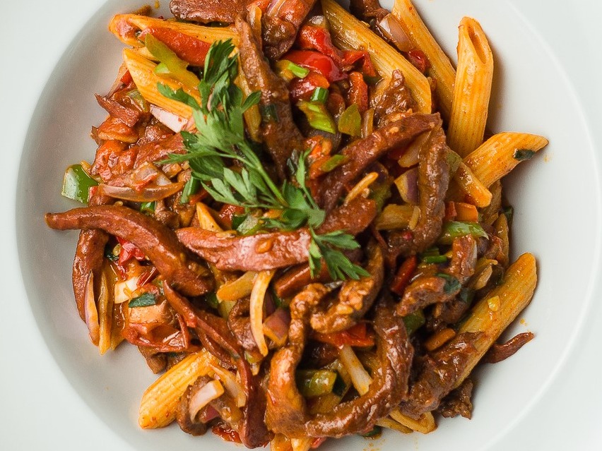 پاستا پنه پارما گوشت آتشین