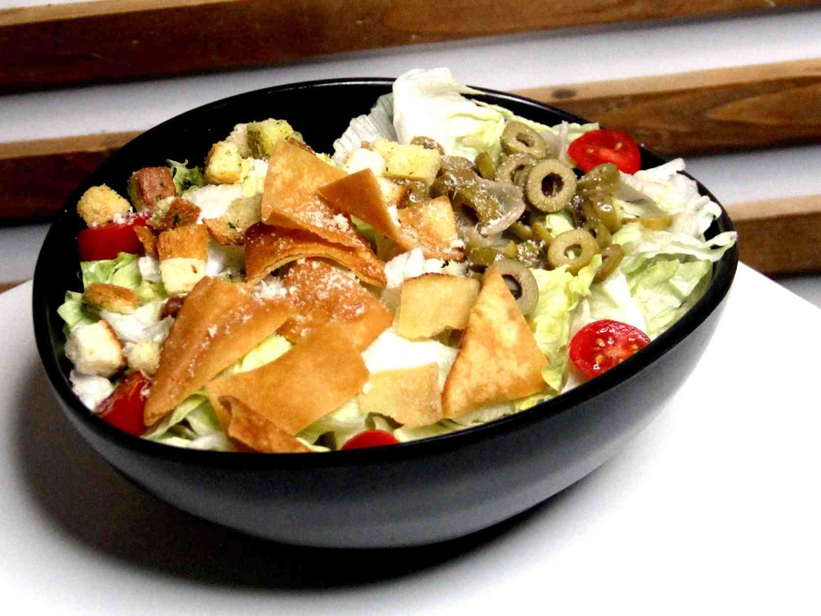 سالاد سزار کلاسیک (بدون مرغ)