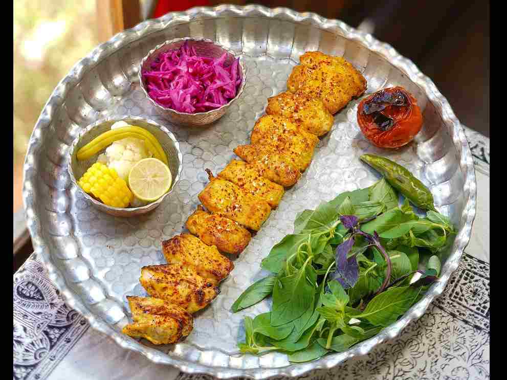 جوجه کباب زعفرانی- خوراک