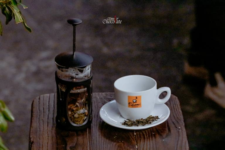 چای سبز، گل سرخ و دارچین