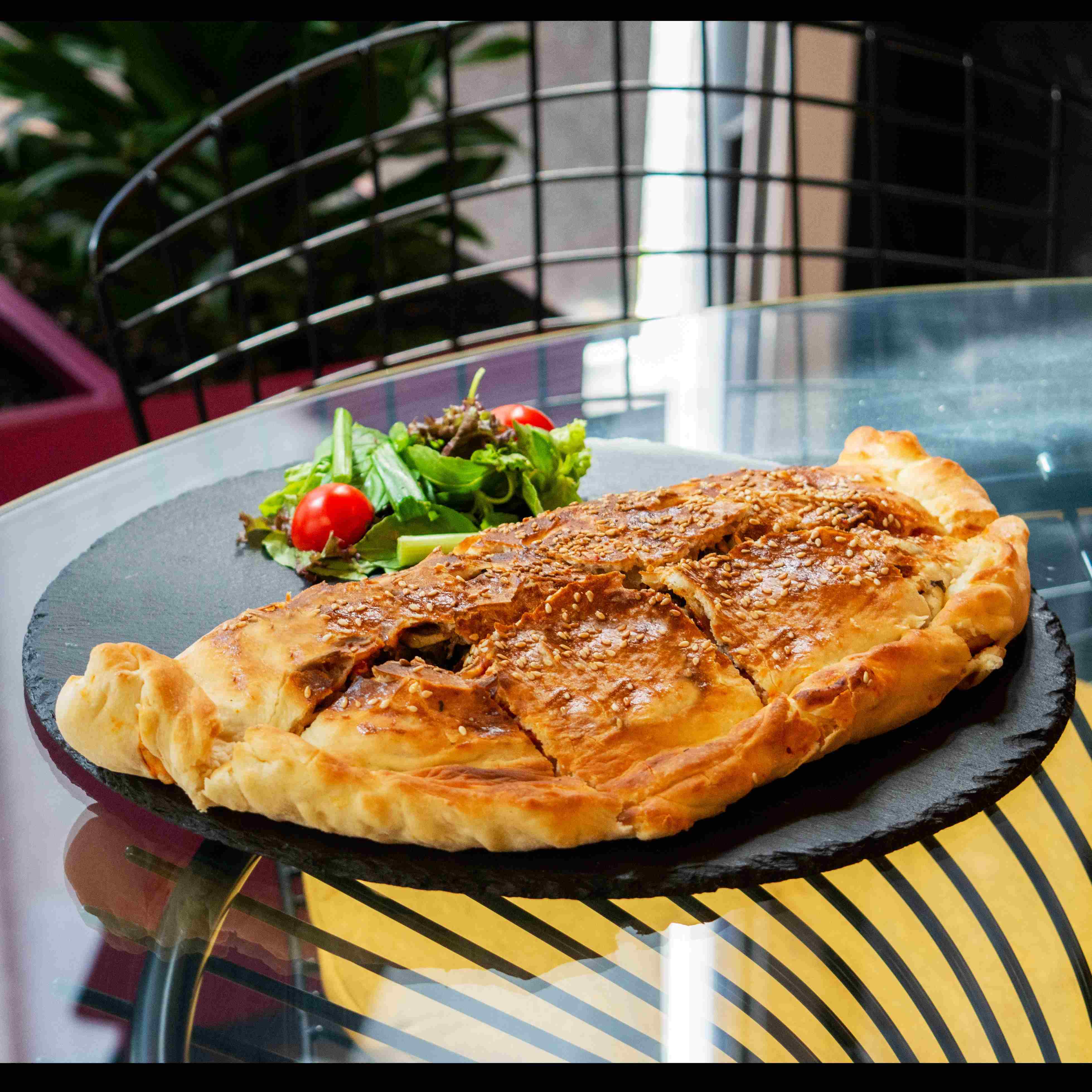 کالزونه