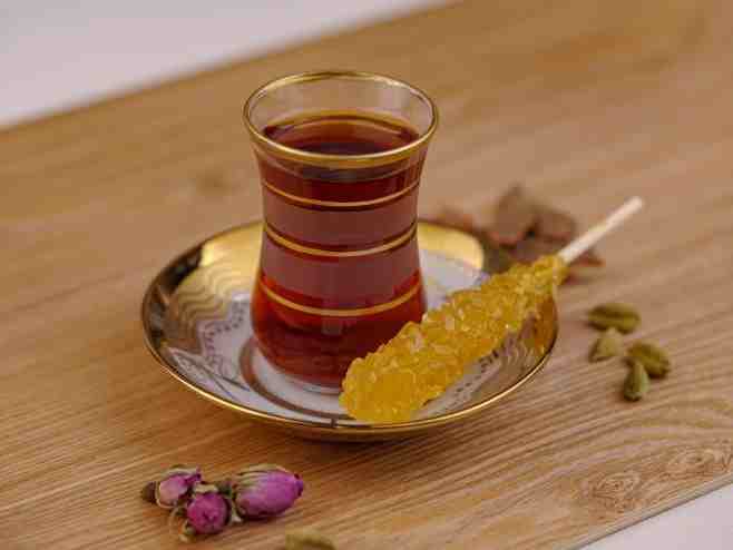 چای سیاه کمر باریک