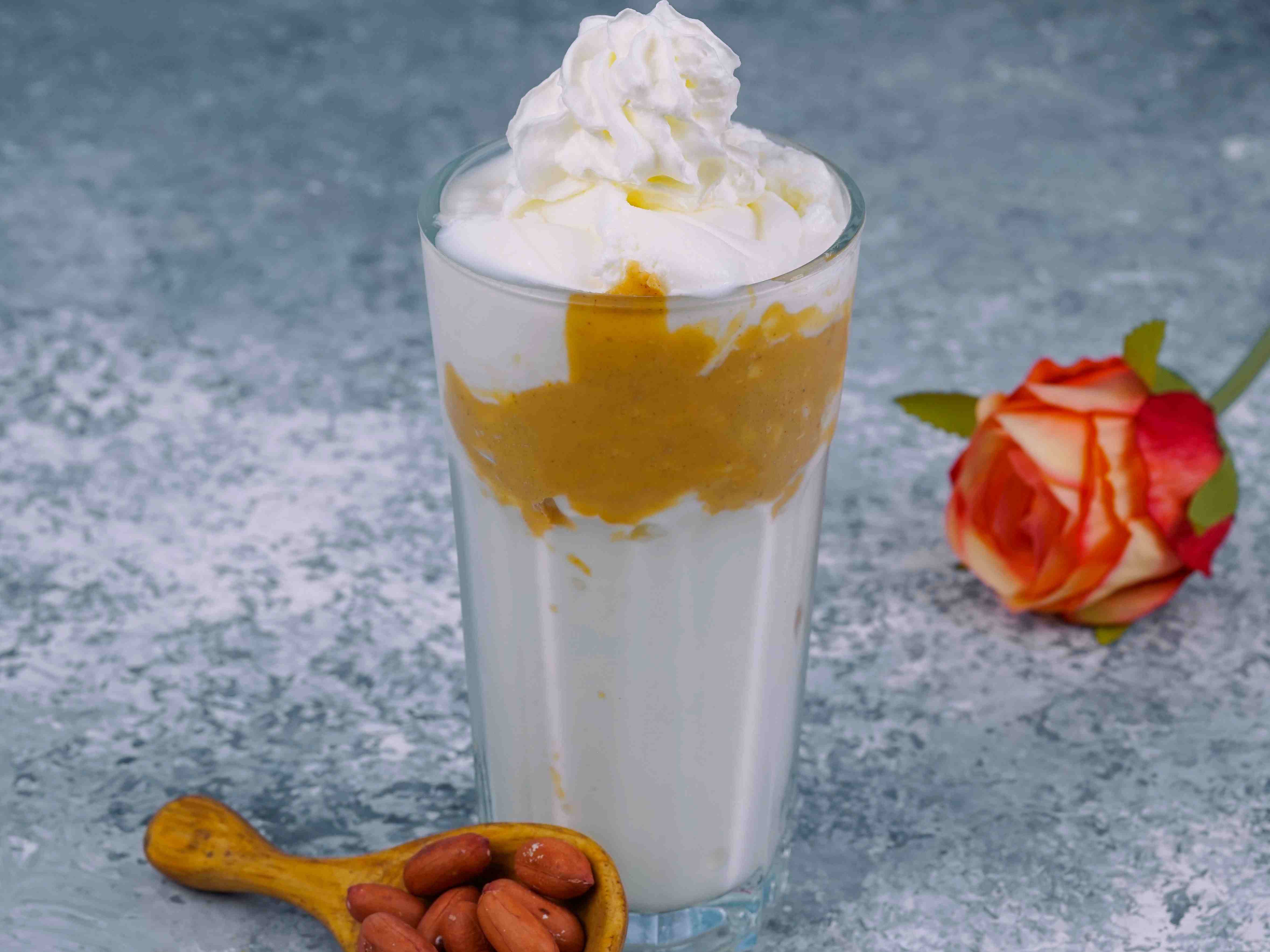 شیک بادام زمینی