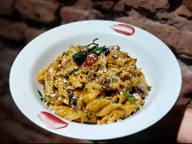پنه با سس مارینارا و گوشت