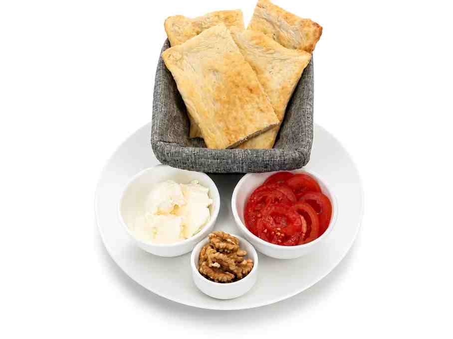 پنیر و گردو
