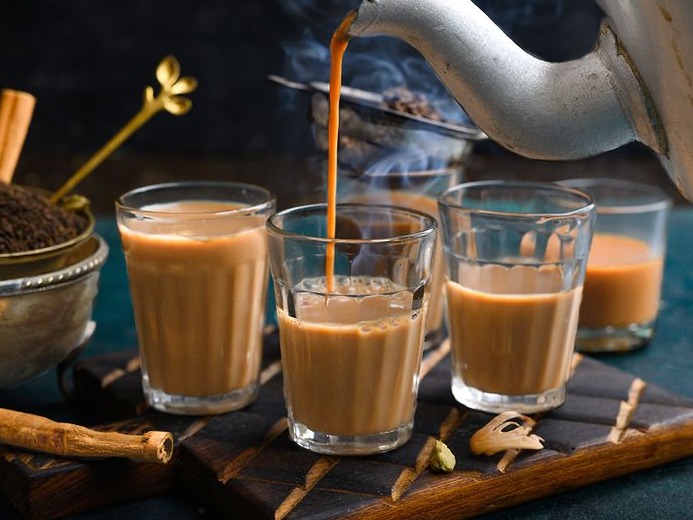  saffron tea with milk pot