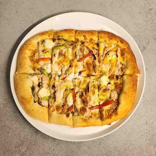 Chicken pesto pizza