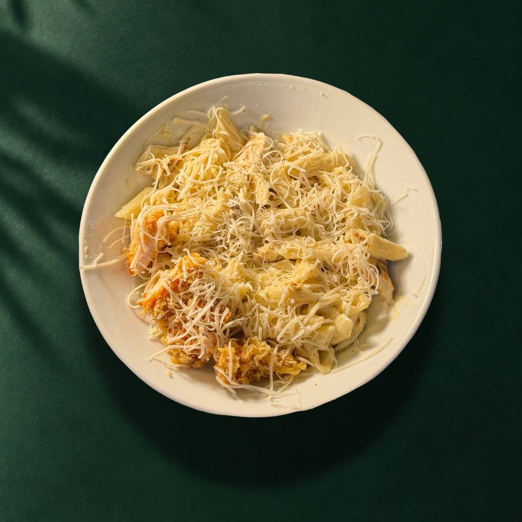 چیکن پارمسان پاستا(با ساید سوخاری)