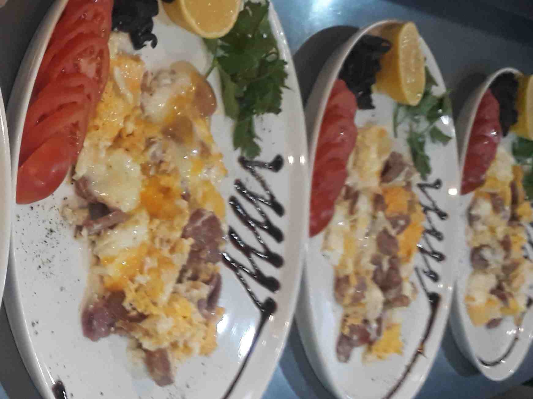 نیمرو عسلی