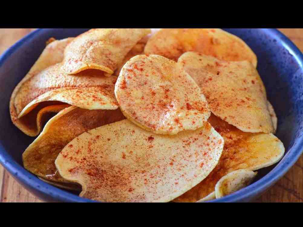 سیب زمینی ساده چیپس شده با ادویه مخصوص