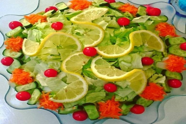 سالاد سبز بزرگ