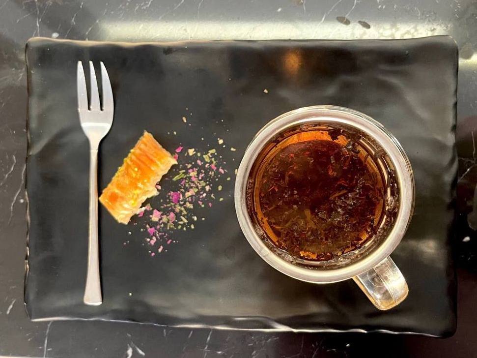 چای و باقلوا 