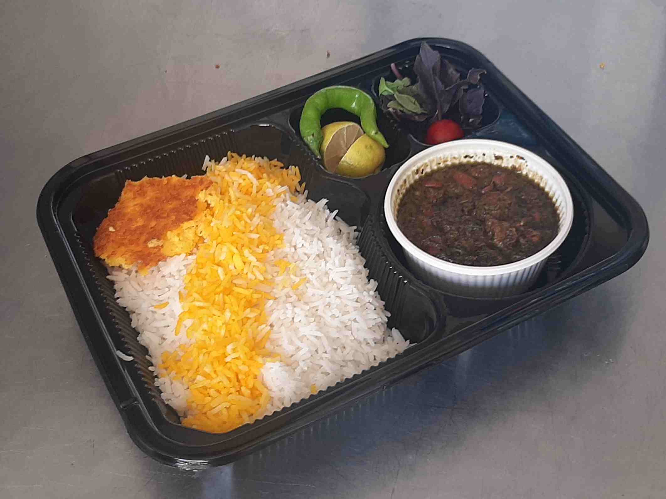 چلو خورشت قورمه سبزی اقتصادی