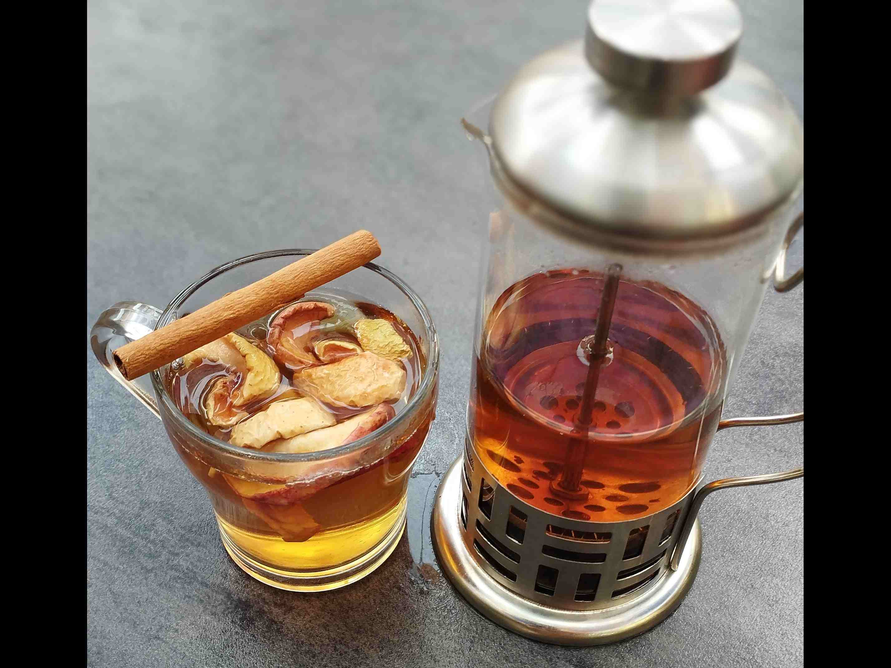 چای سیب دارچین
