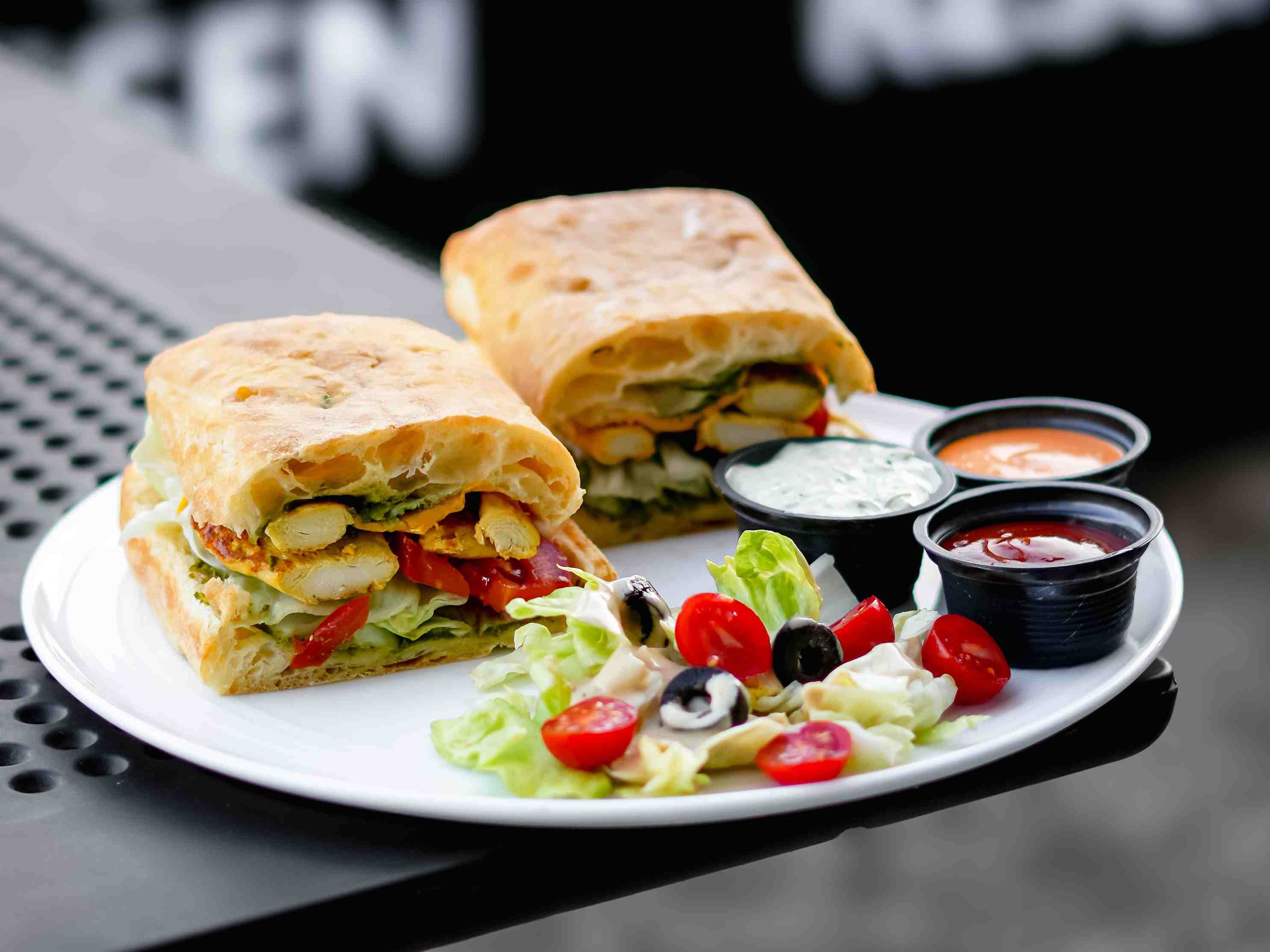 چاپاتا چیکن پستو