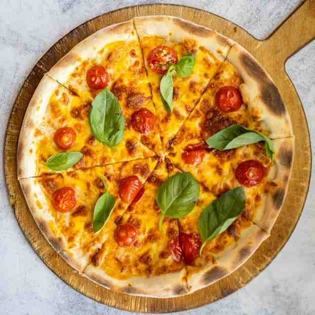 پیتزا مارگاریتا (Margherita Pizza)