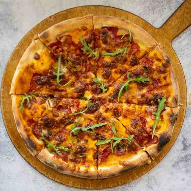 پیتزا بیکن (Bacon Pizza)