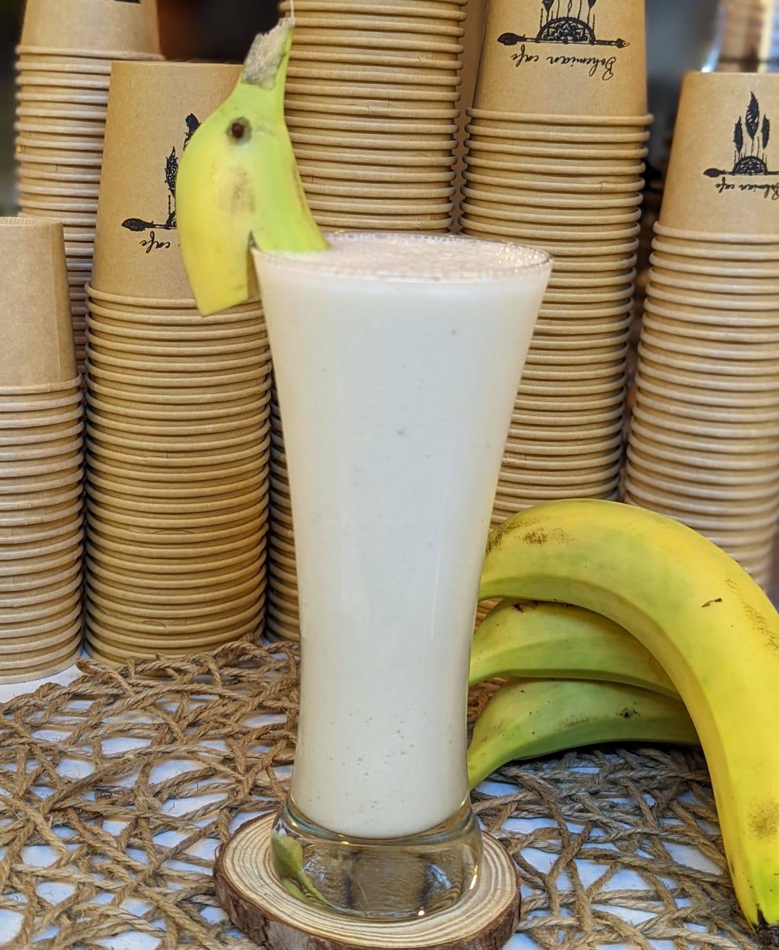 عصیر موز و حلیب