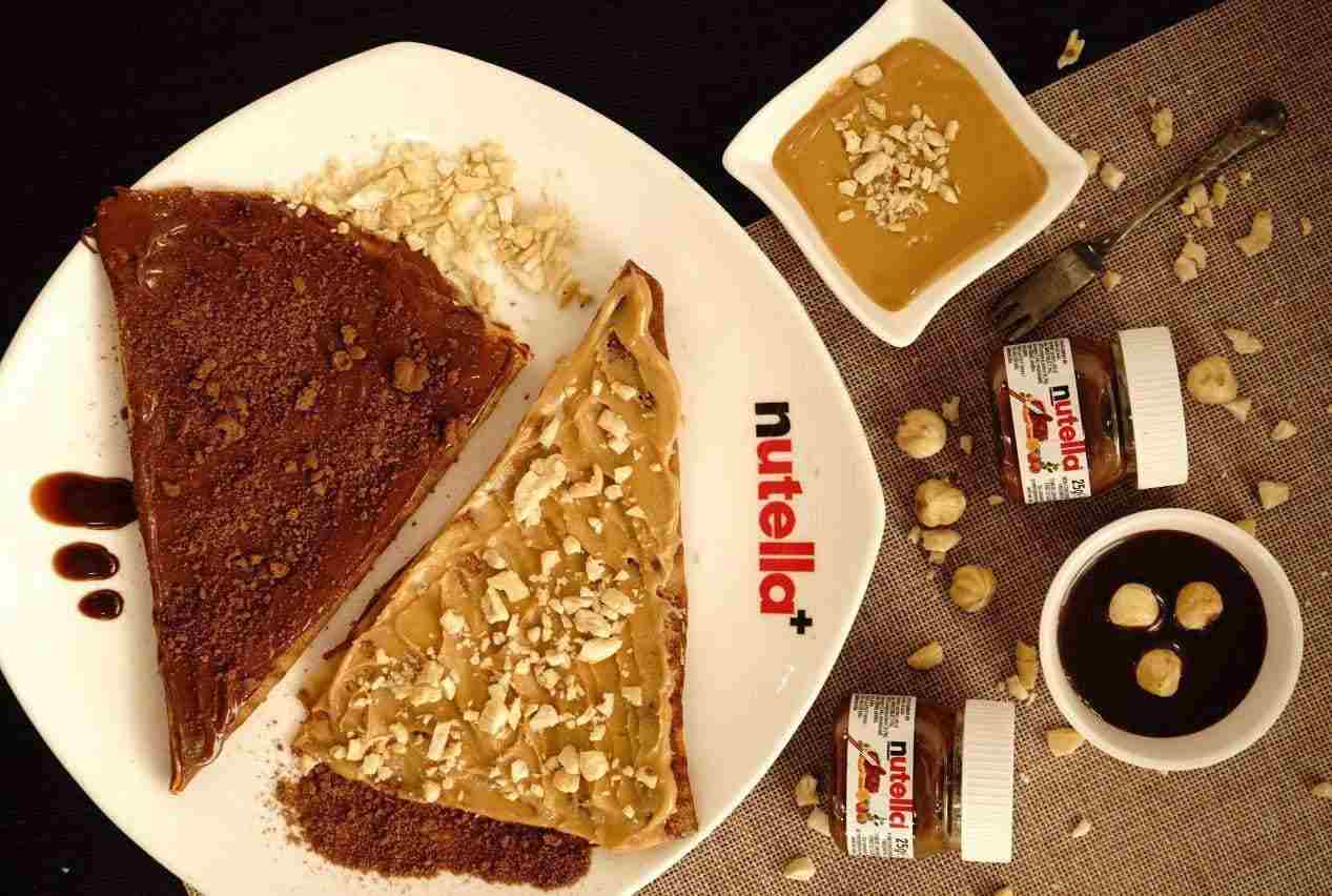 کریب بالزبدة الفول السودانی و نوتیلا