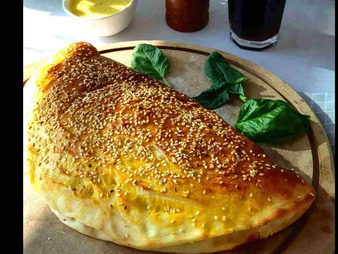 کالزونه مرغ