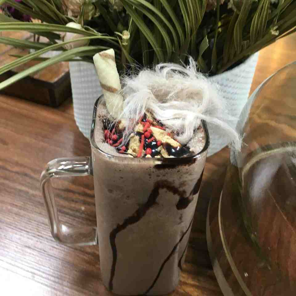 ميلك شيك موز وشكلات