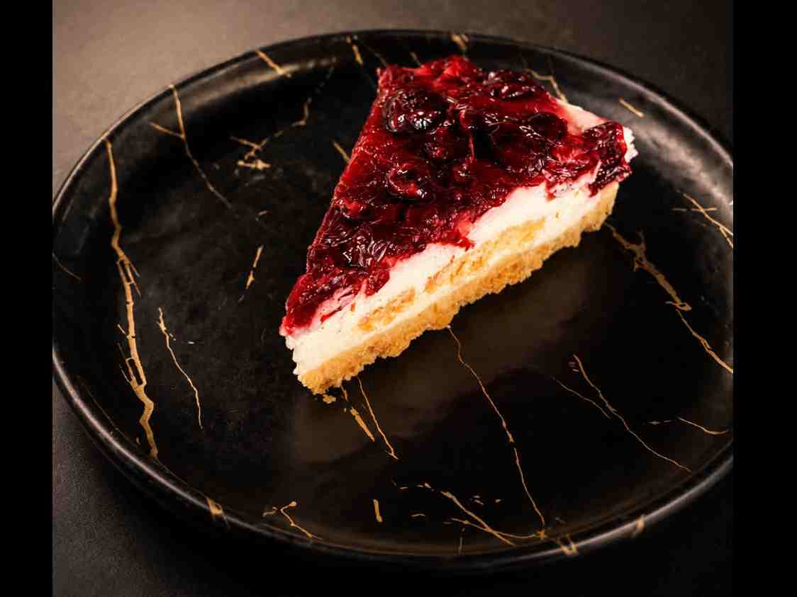 چیز کیک آلبالو