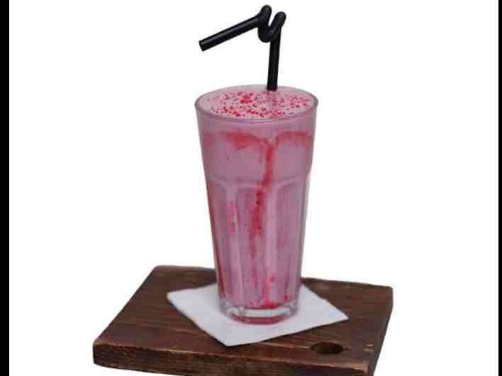 شیک توت فرنگی