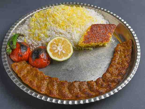 چلو کباب لقمه