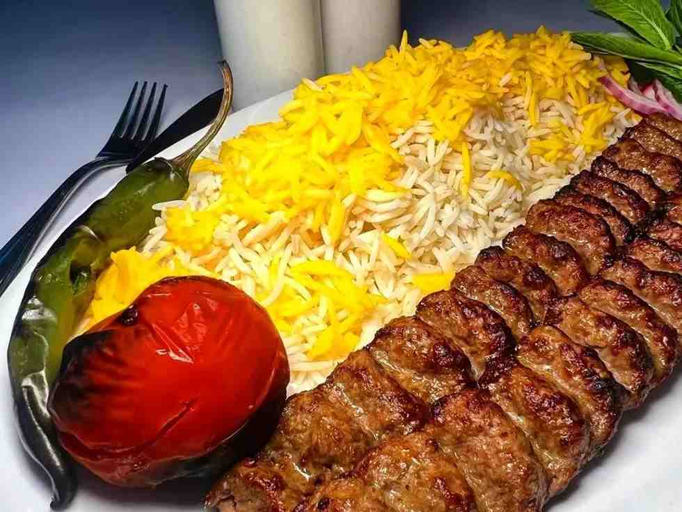 چلو کباب کوبیده دو سیخ
