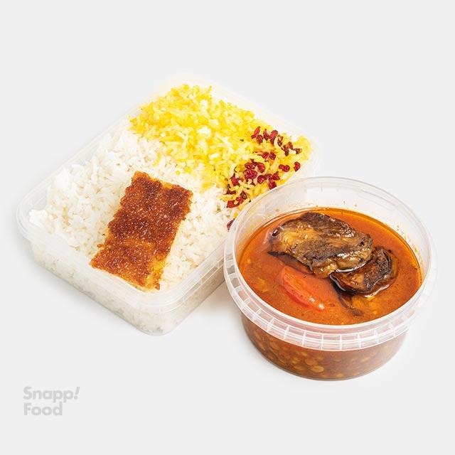 چلو خورشت قیمه بادمجان در ظرف ماکروفری