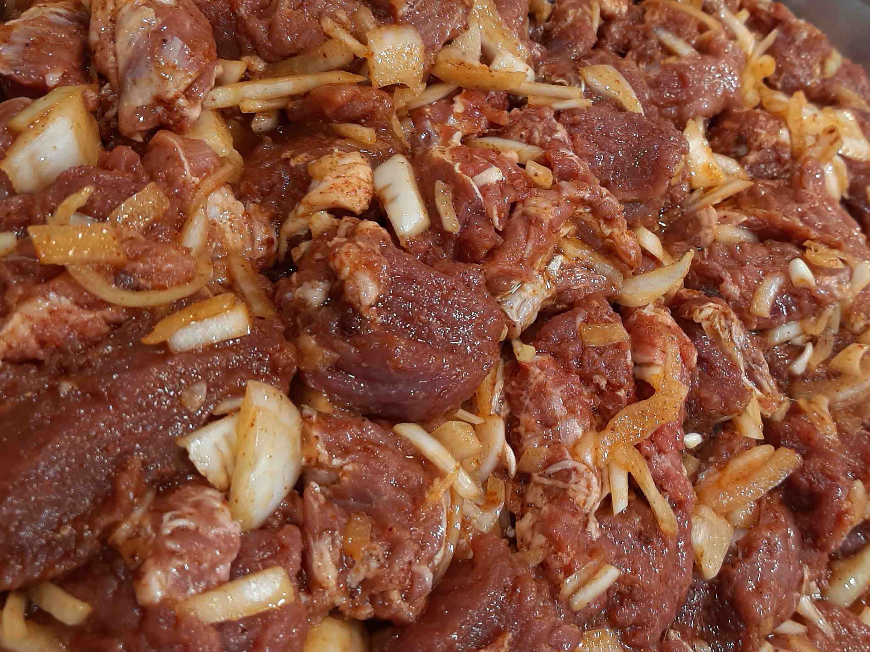چنجه گوسفندی مواد خورده